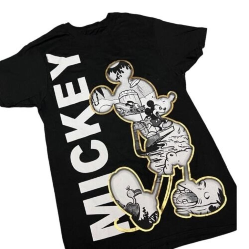 NEW Disney Parks Men’s S Mickey Mouse T-Shirt Logo Ears Retro Gold World Pluto‎